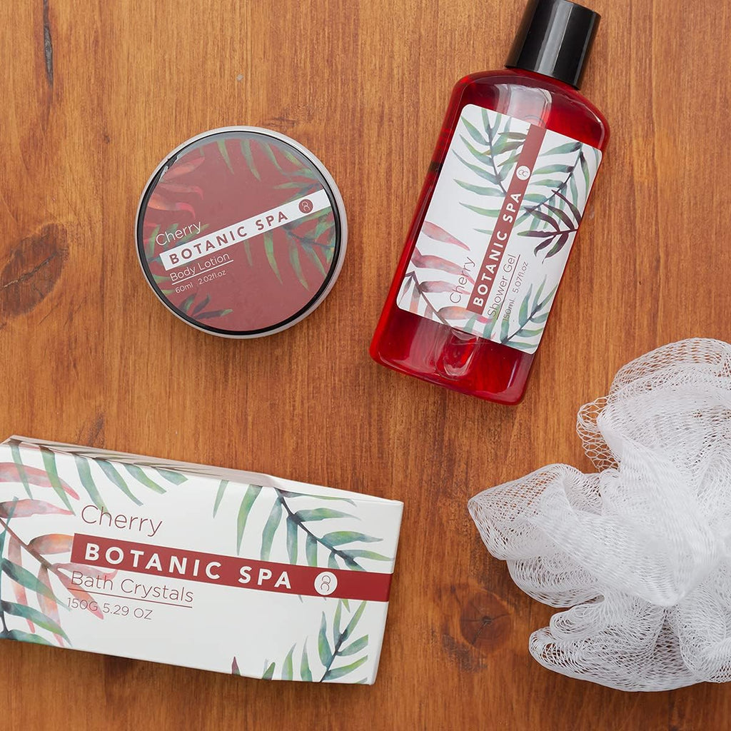 - Set De Bain Pour Femme CHERRY SPA Dans Un Panier - Set De Soins 4 Pièces Avec Gel Douche, Sel De Bain & Lotion Pour Le Corps - Cadeau Bien-Être Anniversaire Ou Saint-Valentin