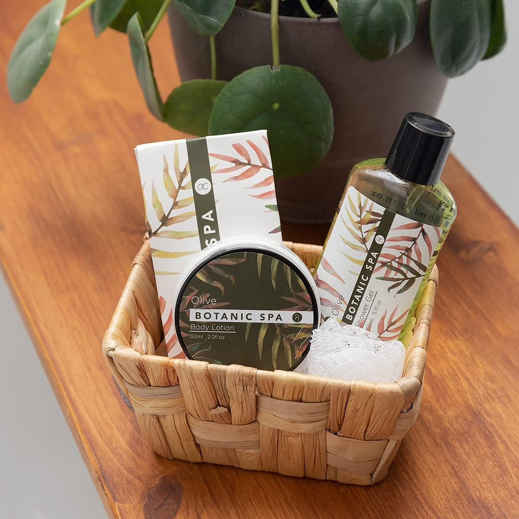 Coffret Cadeau OLIVE SPA Dans Un Panier En Jonc De Mer - Ensemble De Bain Et Douche - 5 Pièces Dans Un Panier Décoratif En Jonc De Mer, Cadeau D'Anniversaire, Kit Bien-Être Pour Les Femmes
